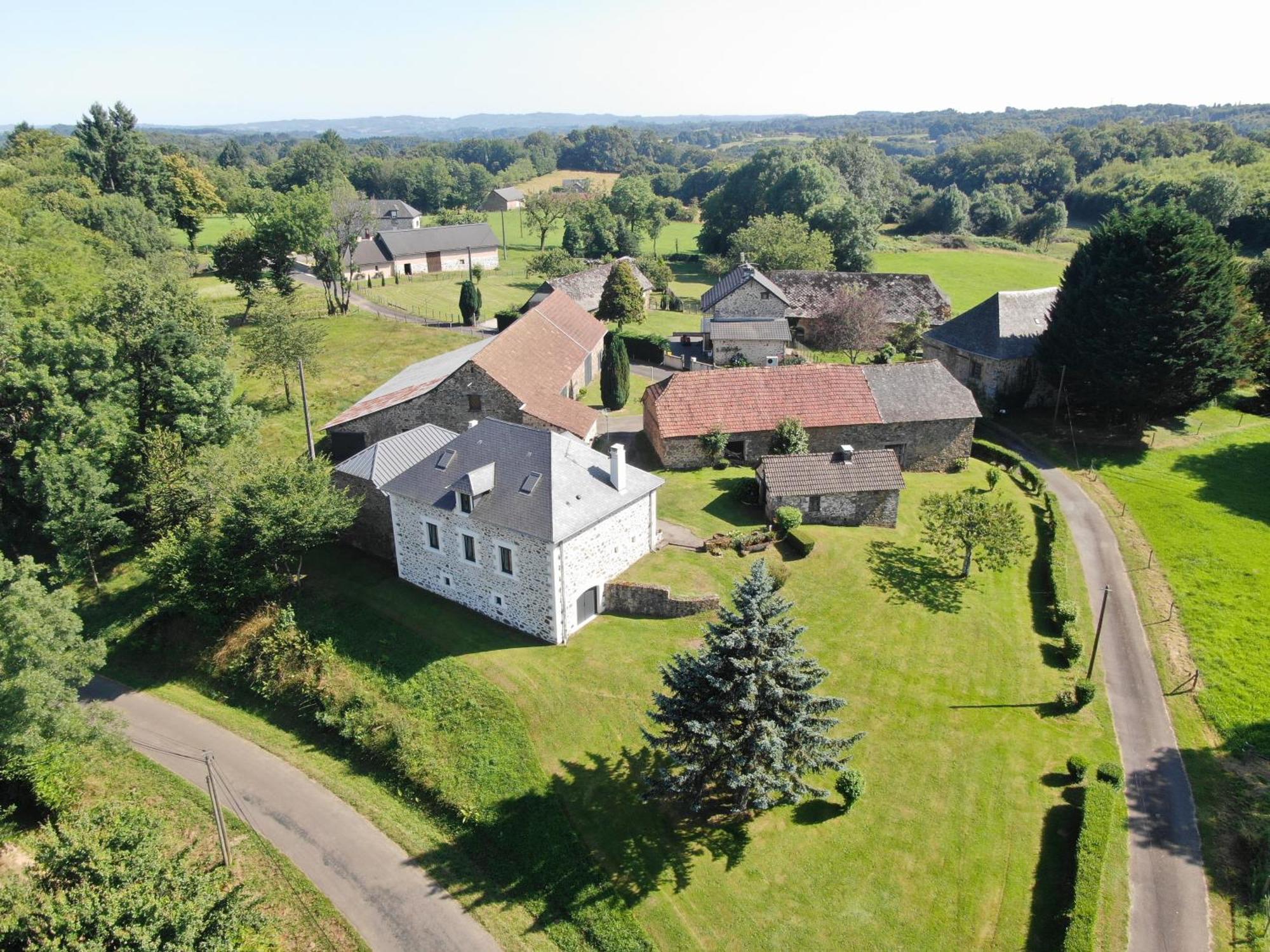 Maison Dans Ancien Corps De Ferme 4 A 6 Personnes Saint-Clement (Correze) Exterior foto